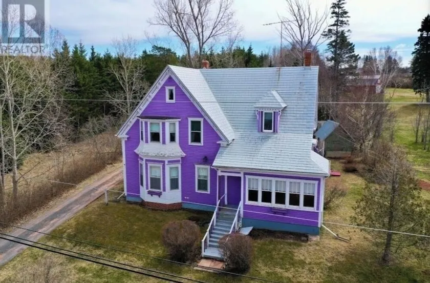 Unique water front Heritage home located in Lower Montague - Image 1