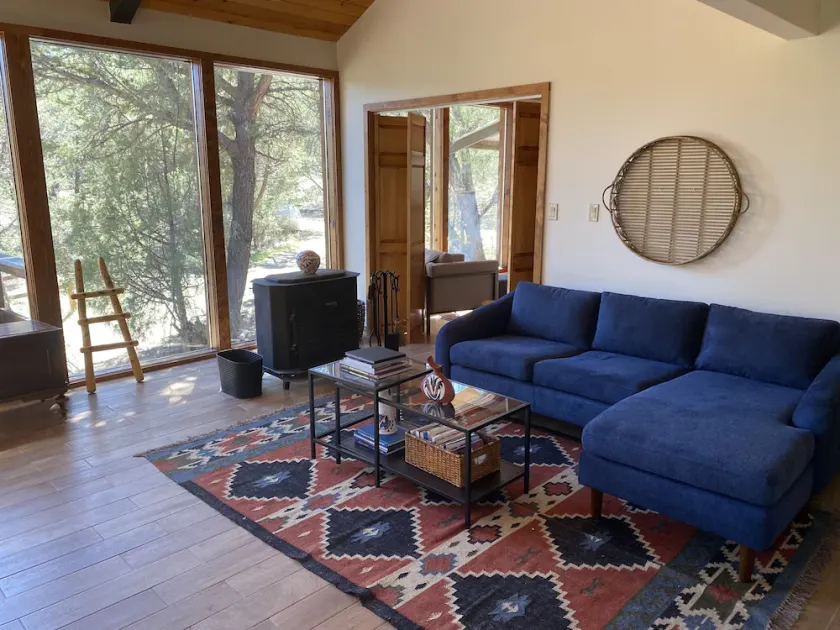 Scenic cabin in Carson National Forest - Image 1
