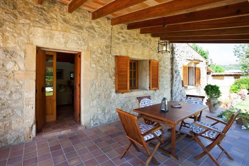 Charming Mountain Villa only 8km to the beach - Image 1