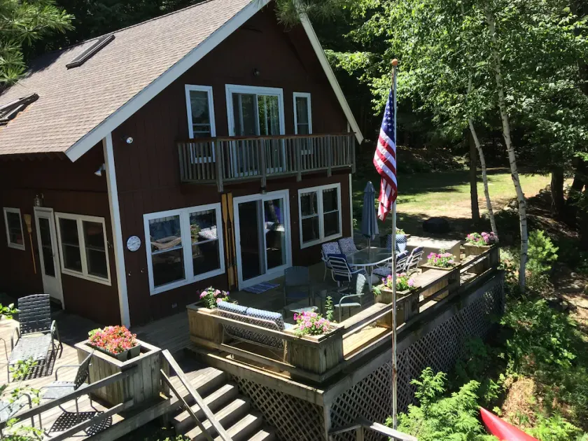 Private Lakefront Chalet - roligt skovområde - stor svømning og lille sejlads. - Image 1