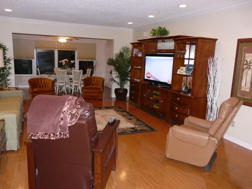 SPEND 6 to 8 GLORIOUS MONTHS ON THE GULF COAST of FLORIDA! ... LOW OFF-SEASON$$$ - Image 1