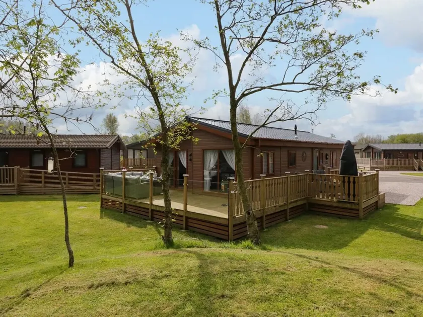 3 Bed 2 Bath Luxury Lodge In 5* South Lakeland Leisure Village. - Image 1
