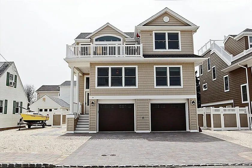 Awesome home in Peahala Park with 4 Bedrooms, Internet and WiFi - Image 1