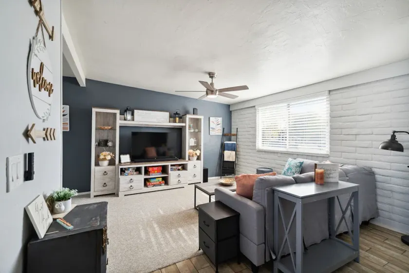 Family-Friendly Desert Oasis - Image 1