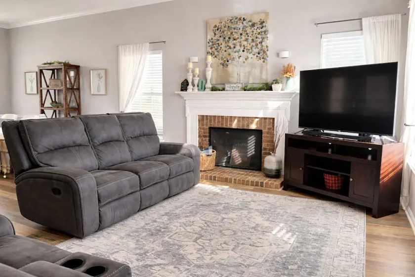 Few Mins to Ballantyne-Pet Friendly-1 Level Home-Private Plunge Pool in Backyard - Image 1
