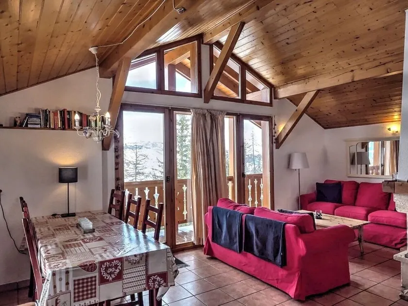 Cosy, fully equipped chalet sleeping up to 4 people with stunning views - Image 1