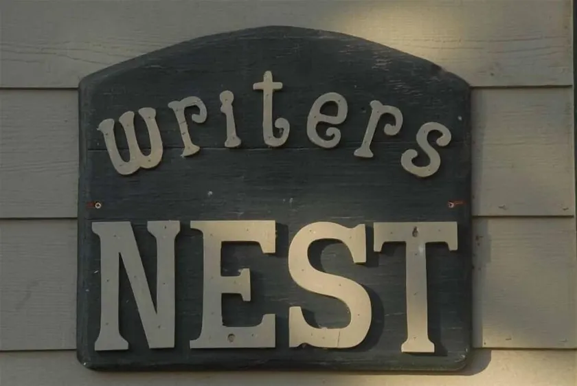 Writers Nest - Holiday Ready- Thx Giv - X-Mas - New Years - Image 1