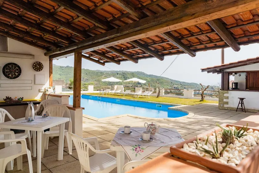 Villa immersa nel verde dell Etna - Image 1