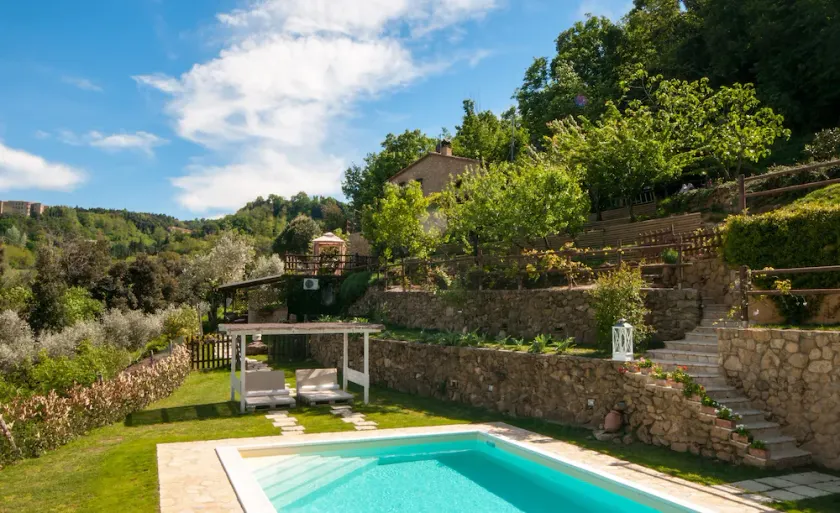 Country Home immersa nel bosco. Bella vista, piscina e vasca idromassaggio - Image 1