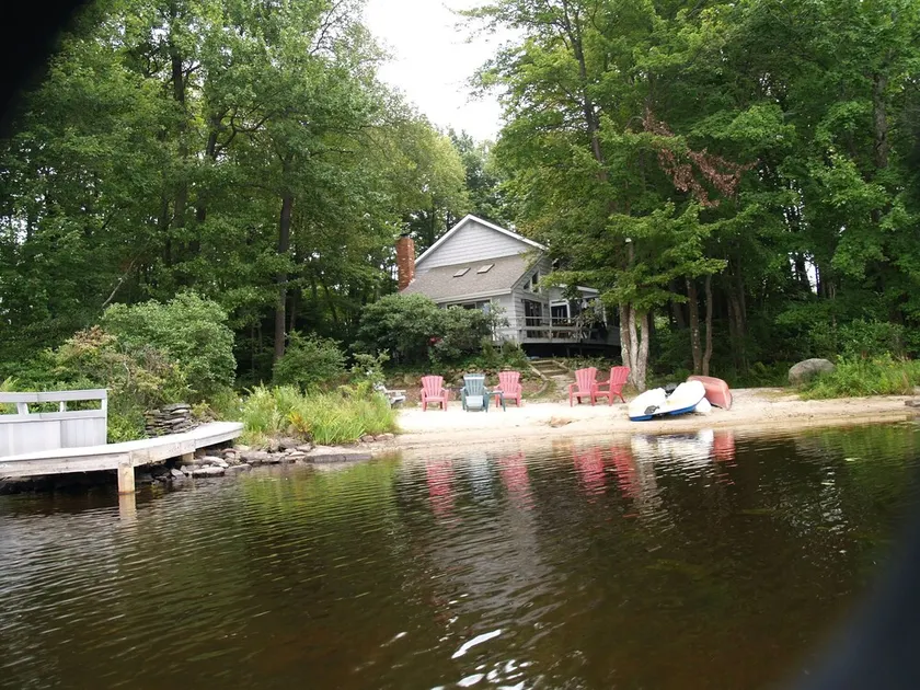 Lakefront Pocono Retreat / familien- und haustierfreundlich / Kanus / Kajak / Ruderboot / Feuerstelle! - Image 1