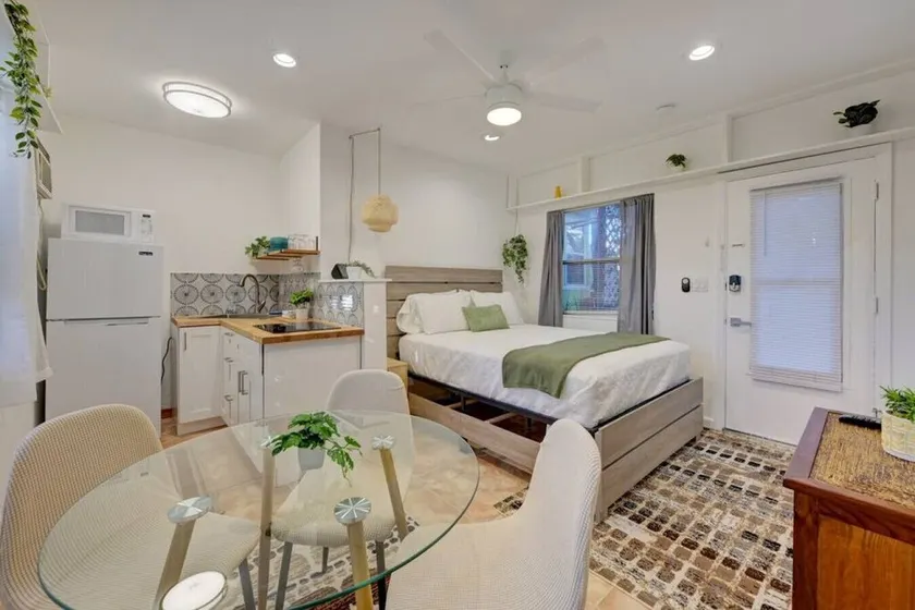 Garden Beach studio @The Island - Image 1