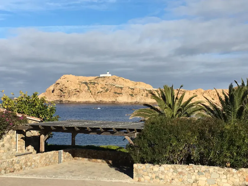 Exceptional sea view! Apartment facing the sea, central Rousse Island - Image 1