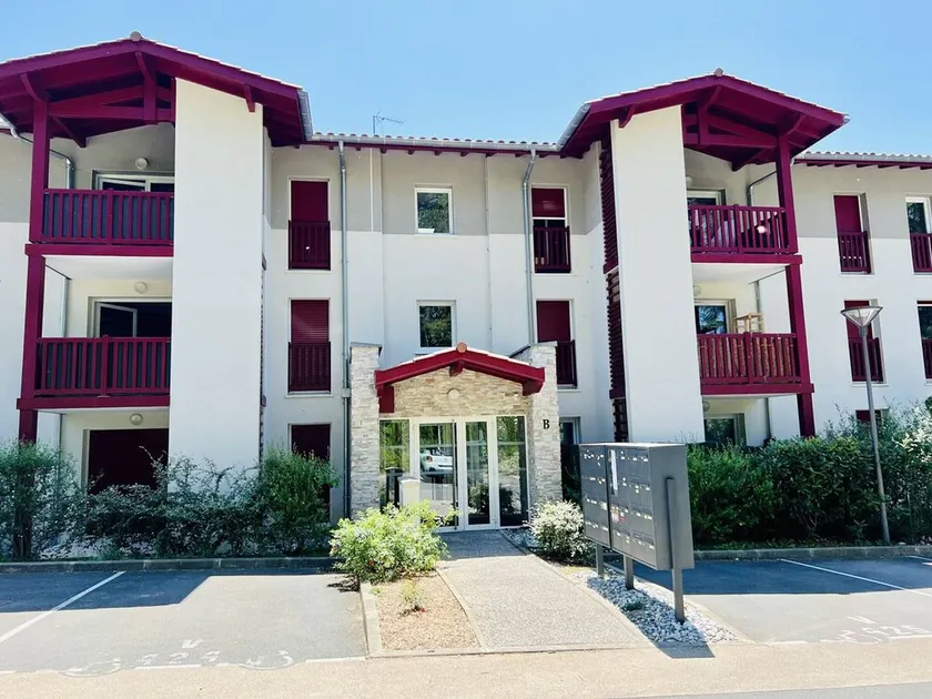 Comfortable T2, 4 people, Terrace, Private parking in Hasparren - Image 1