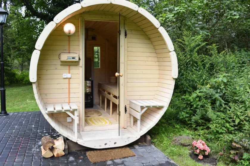 Comfortable holiday home, pool, sauna, jacuzzi - Image 1