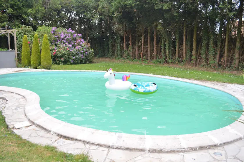 Quiet 14p gite ideal for families with heated swimming pool - Image 1
