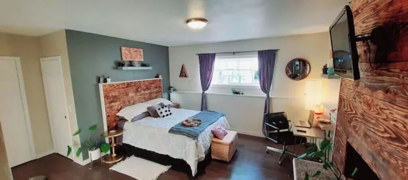 Cool & cozy city retreat -15 min drive to Seattle! - Image 1