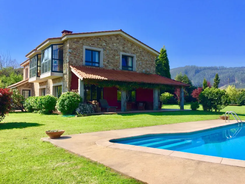 Villa con Piscina en Galicia.”WaterFront  Secret Garden” - Image 1