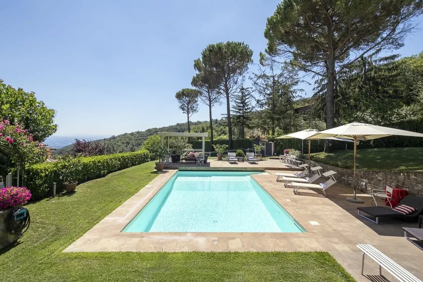 Luxusvilla mit großem Pool in der Nähe von Florenz - Image 1