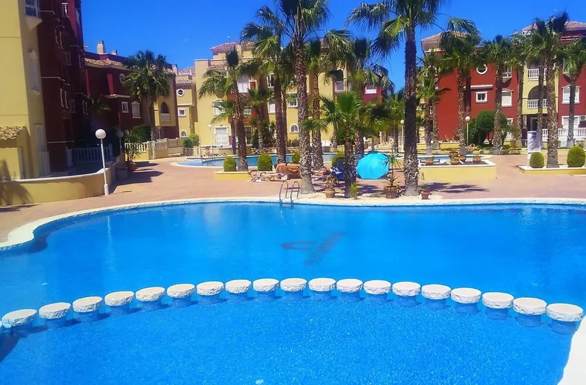 Schöne moderne 3-Bett-2-Bad-Wohnung in Puerto Marina mit WiFi und UK TV - Image 1