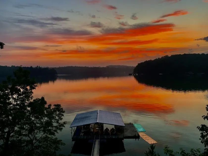 Beautiful Spot on Smith Lake.  We know have WiFi.  - Image 1