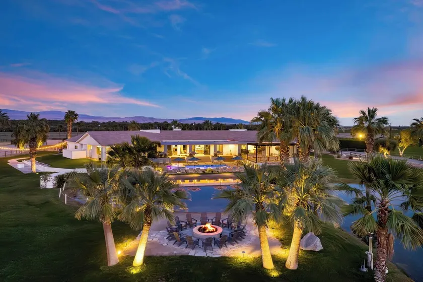40-acre Estate, Priv Lake, Tennis, Golf Green, Soccer Buena Vista by Avantstay - Image 1