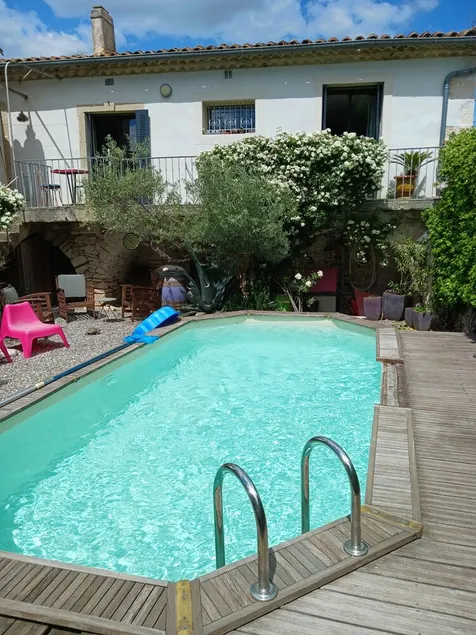 Quiet winegrower's house with swimming pool near village - Image 1