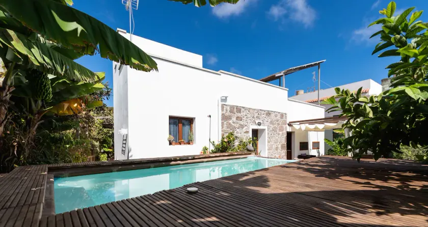 Traditionel kanarisk villa med privat pool og tropisk have - Image 1