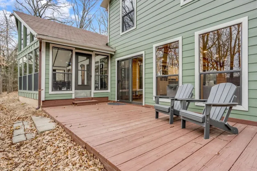 WATERFRONT home in Lake Tawakoni - Image 1