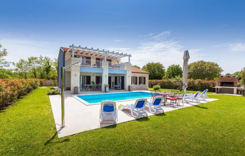 Luxurious Home In Sosici - Image 1