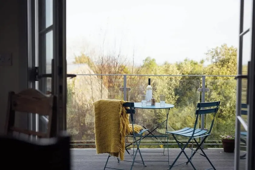Converted Hay-loft with Stunning Countryside Views - Image 1
