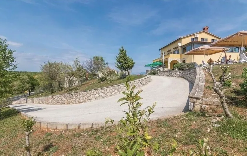 Villa Una Apartments - Image 1