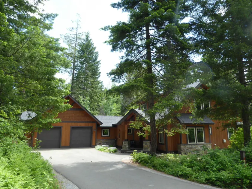 Comfortable Clean Suncadia Family Home Sleeps12, FIREpit, HOTtub, BIKES, Pets ok - Image 1