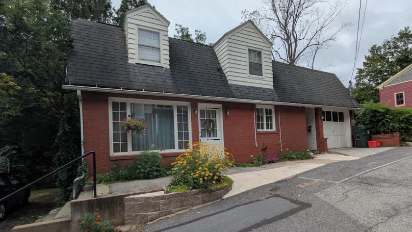 Charming 2BR Private Home in Downtown Bellefonte • Near Penn State & I-80 - Image 1