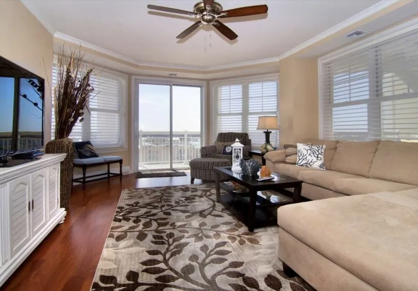Residence 810 at The Grand - Image 1