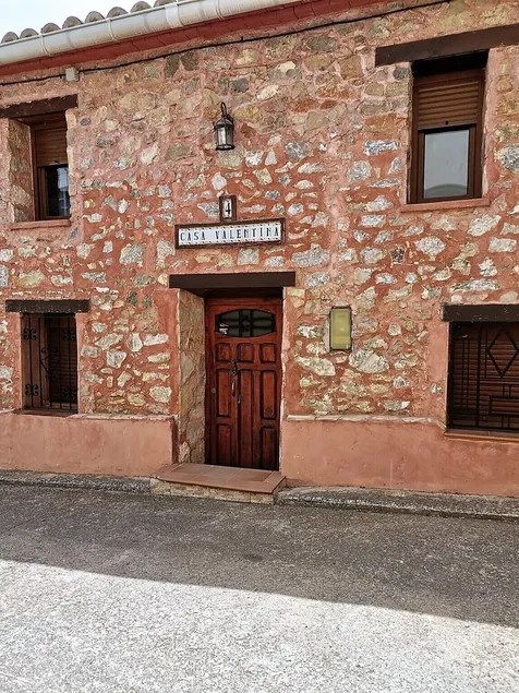 OLD TOWN HOUSE IN GEA DE ALBARRACIN - Image 1