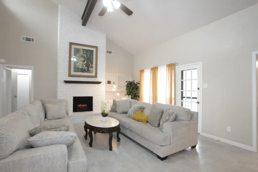Lake view, Spacious 5 bedrooms, big lot, sleep 18 - Image 1
