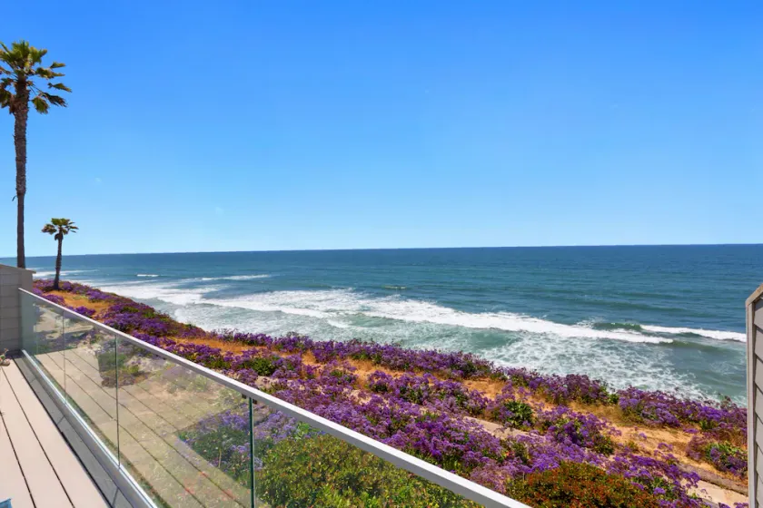NEW RENO OCEAN FRONT -AC, direct beach access, heated pool, hot tub, pickle ball - Image 1