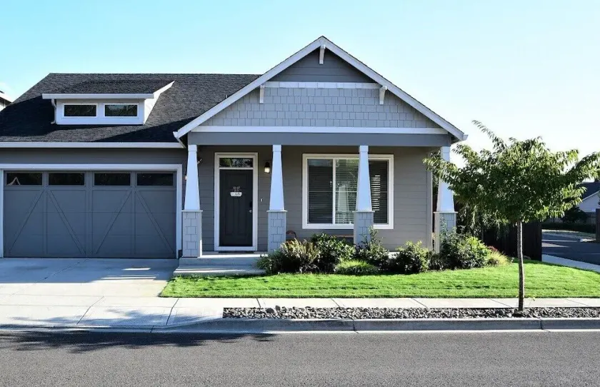 Stylish modern home- explore PNW Hike work from home or explore nearby wineries  - Image 1