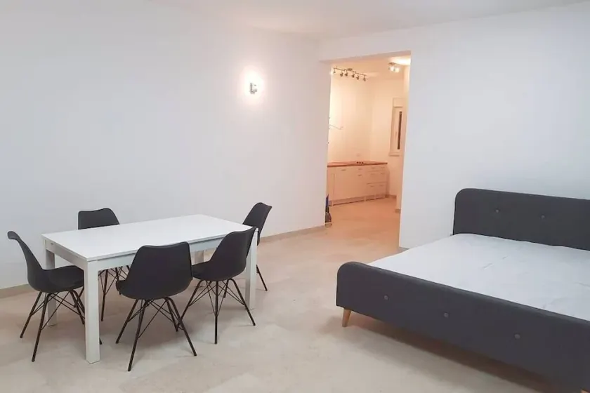 Modern studio apartment in medieval Bale - Image 1