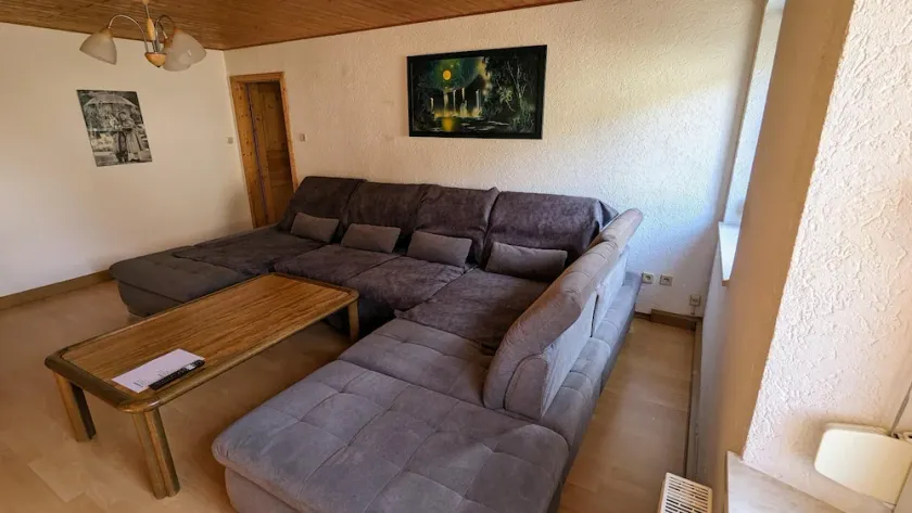 Apartment with generous equipment (kick box & cross trainer) - Image 1