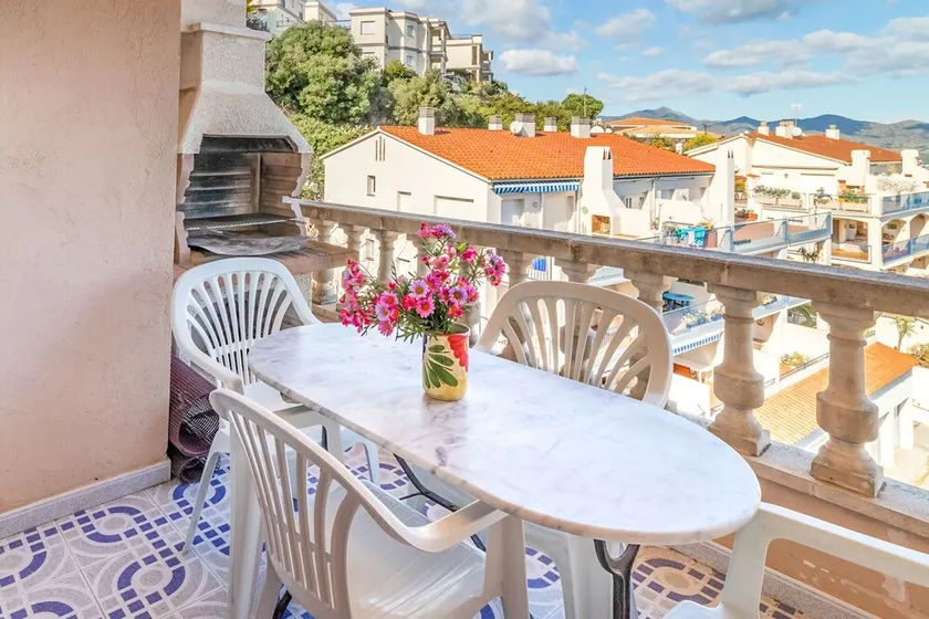 Apartment mit privatem Pool, Terrasse und Garten | Strandblick - Image 1