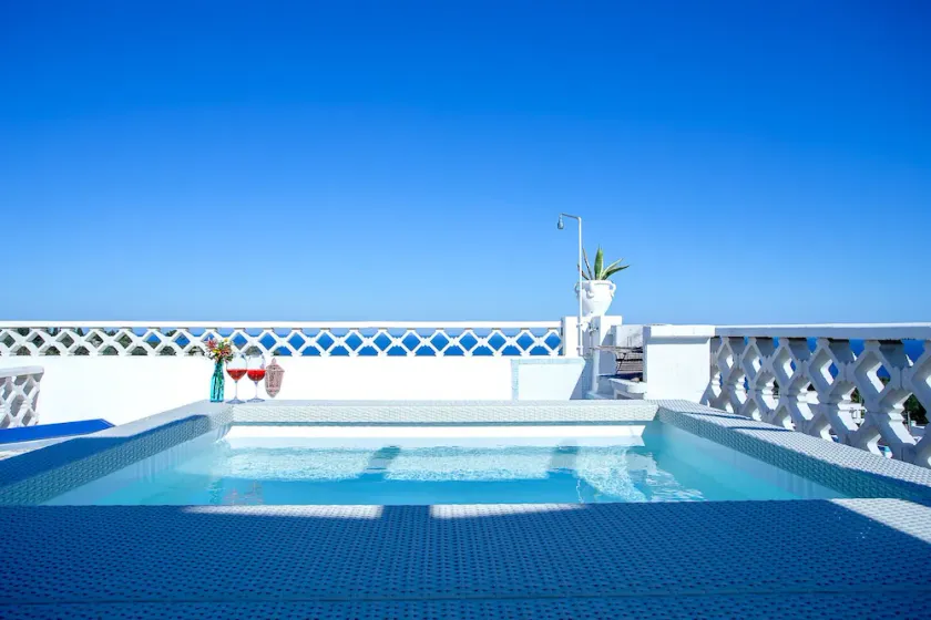 Apartamento con vistas al mar con una hermosa terraza con deck de barbacoa balanceo - Image 1