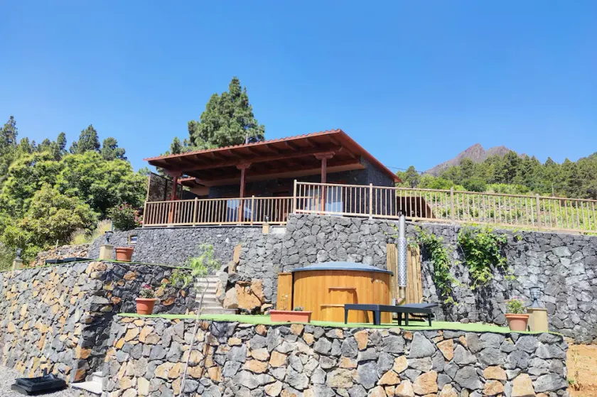 Beautiful Rural House in Ecological Vineyard with Jacuzzi. - Image 1