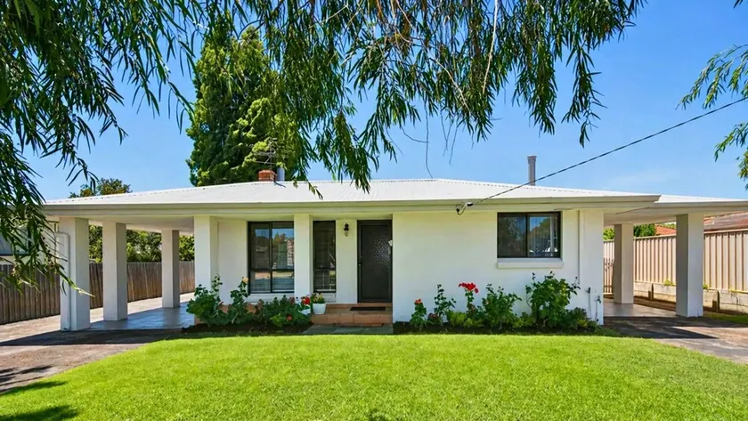 Gale Street Retreat - Busselton This holiday property is all about the location and lifestyle - Image 1