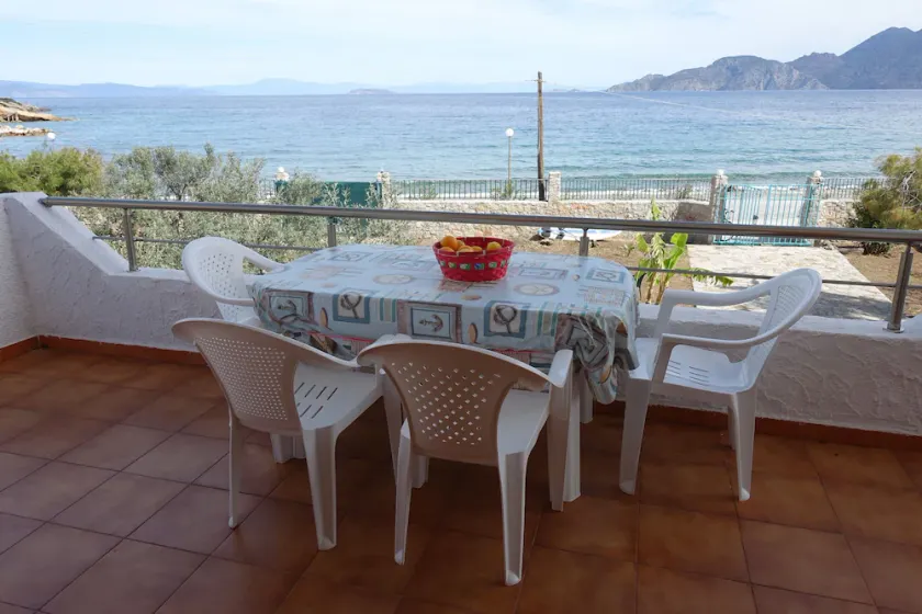 Vacation home right by the sea, great view, large garden - Image 1