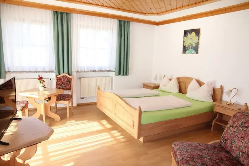 Bright apartment (60 sqm) for up to 5 people - Image 1