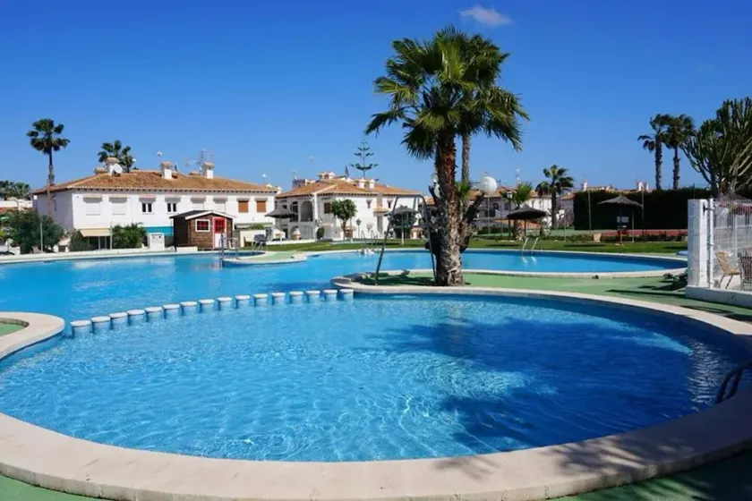 Bungalow rez-de-jardin avec jardin lac pour 4 personnes - Image 1