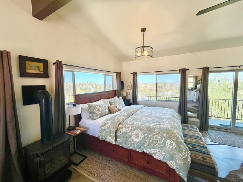 Luxury King, Incredible 360 Views, AC, Balcony, Dogs, 3 miles town trails, lakes - Image 1