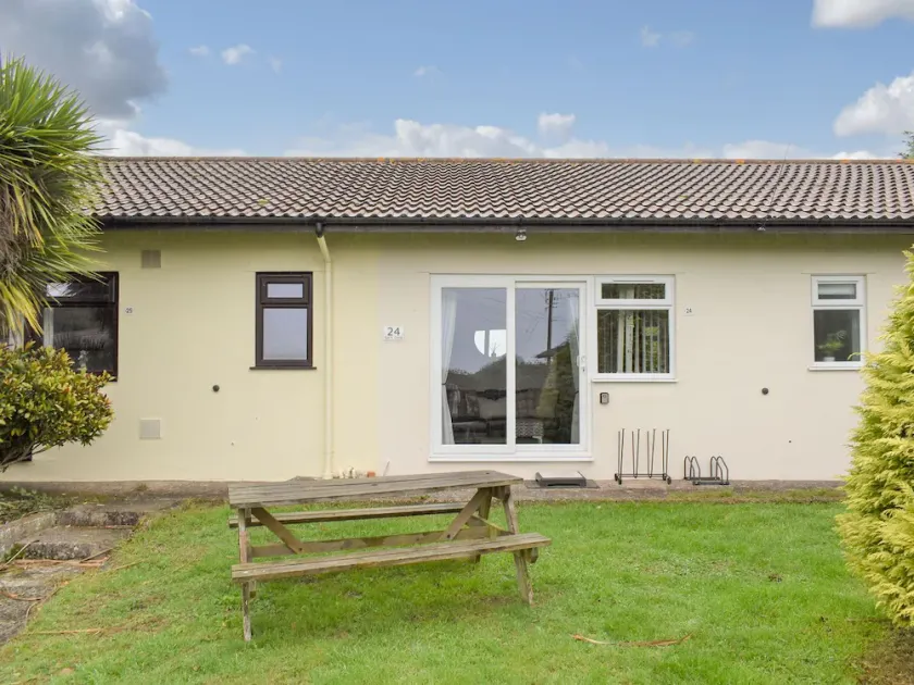 Barn Owls Holiday Bungalow - Image 1