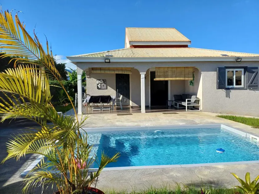 Private House Castel - Image 1
